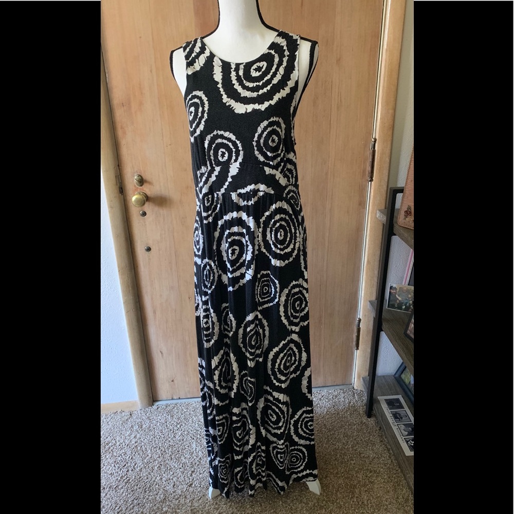 Large black and white summer maxi dress